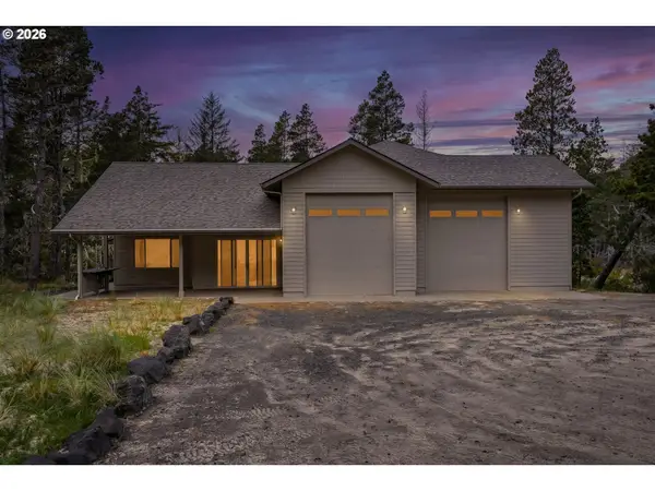 747 Pacific Dunes Dr, NorthBend, OR 97459