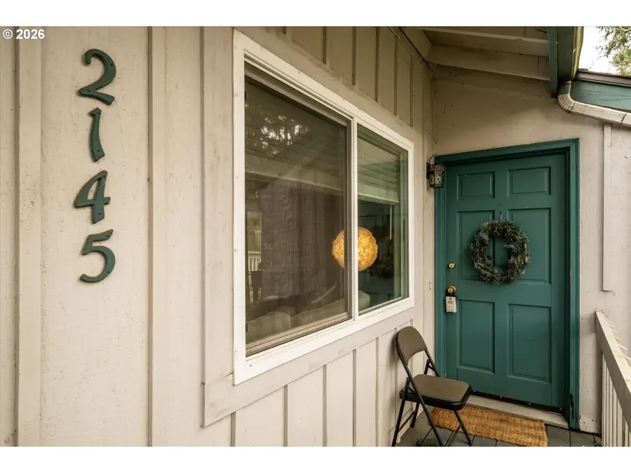 2145 Hawkins Ln, Eugene, OR 97405 - #2