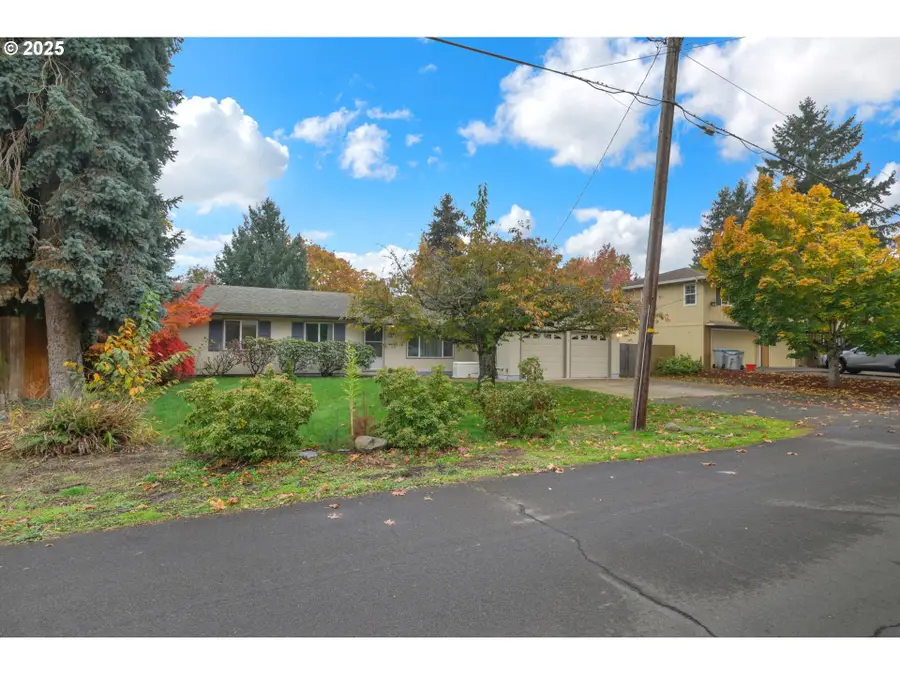 240 Dibblee Ln, Eugene, OR 97404 - Image #3