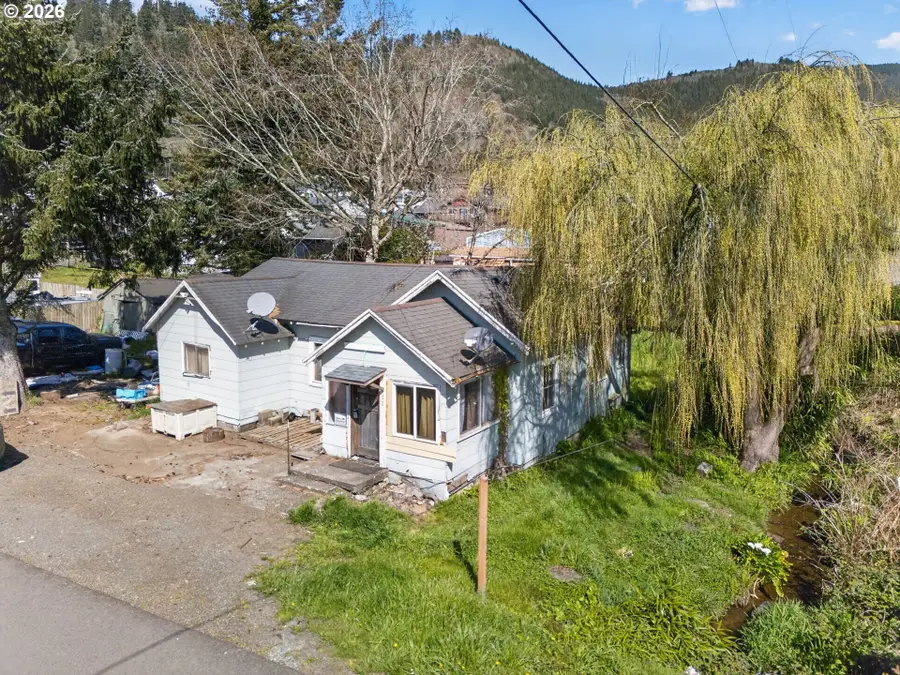 402 Acacia Ave, Garibaldi, OR 97118 - #2