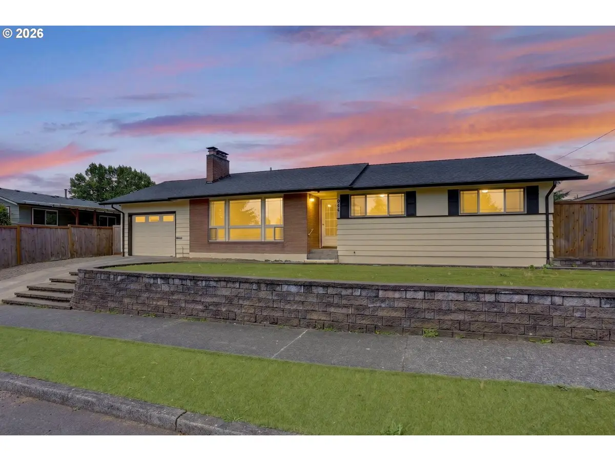 321 NE 108th Pl, Portland, OR 97220 - #1
