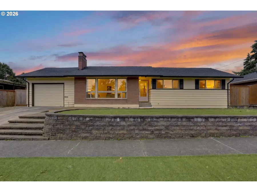 321 NE 108th Pl, Portland, OR 97220 - #2