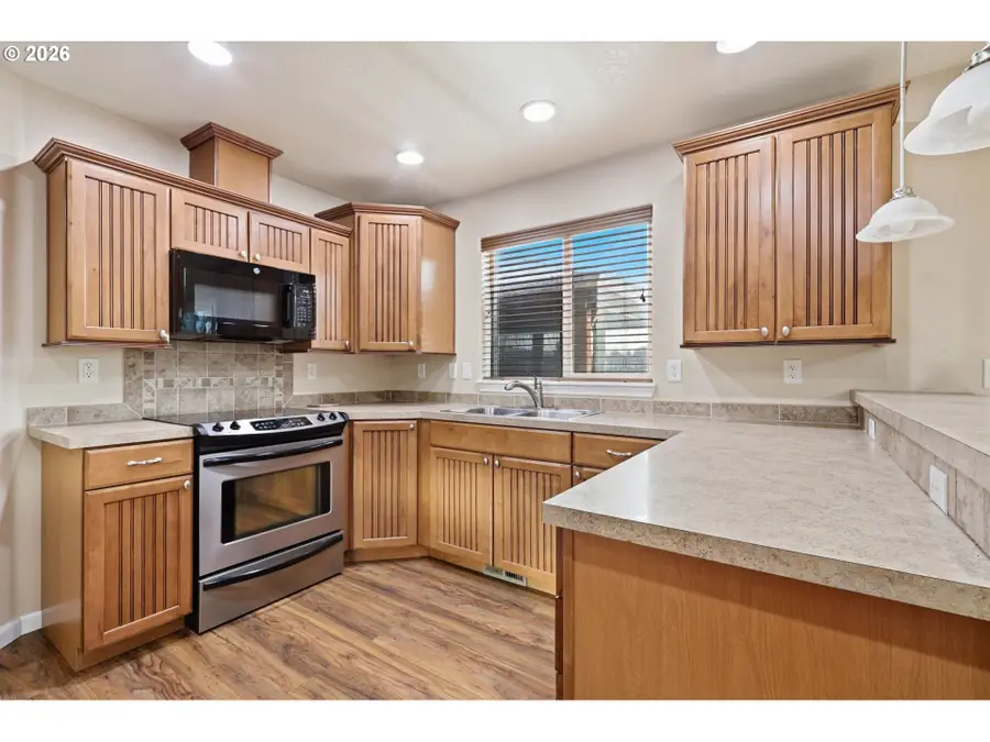 2210 52nd Ave, Longview, WA 98632 - #3