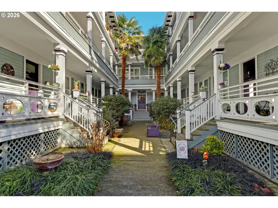 2127 NW Irving St, Portland, OR 97210 - #2