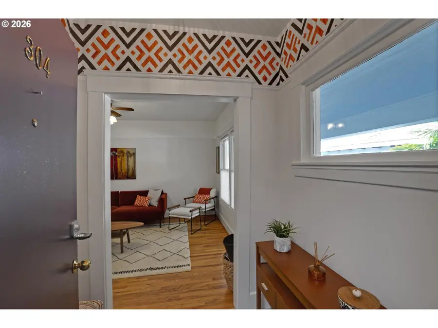 2127 NW Irving St, Portland, OR 97210 - #3