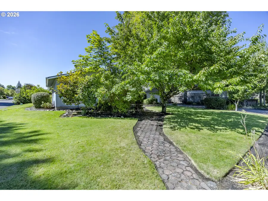 1762 Minda Dr, Eugene, OR 97401 - #3