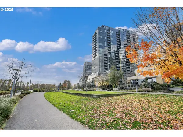 841 S Gaines St #1704, Portland, OR 97239