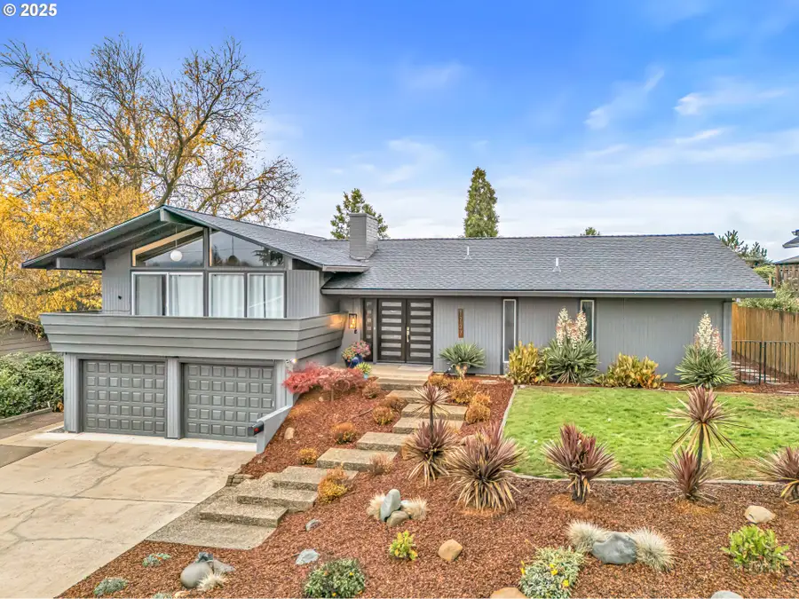 1737 Hybiscus St, Medford, OR 97504 - Image #3