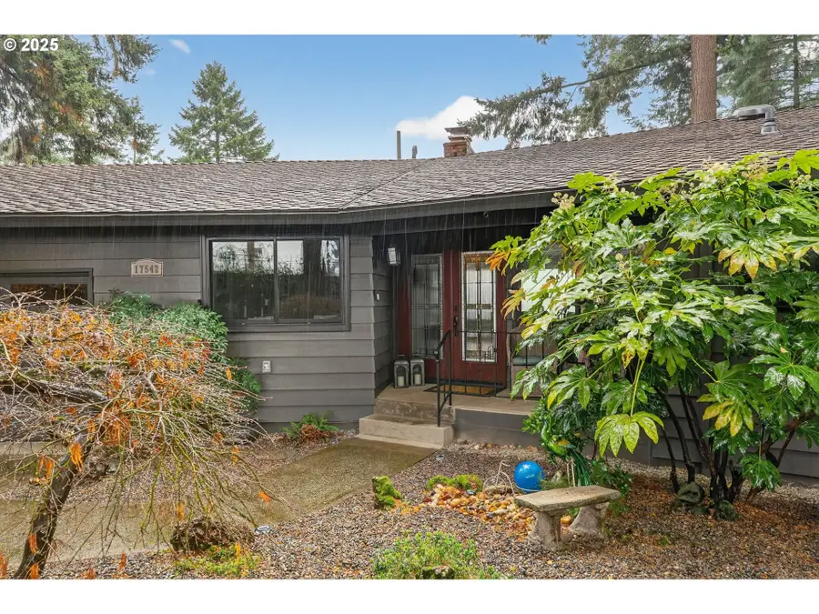 17542 Kirkwood Rd, Gladstone, OR 97027 - Image #3