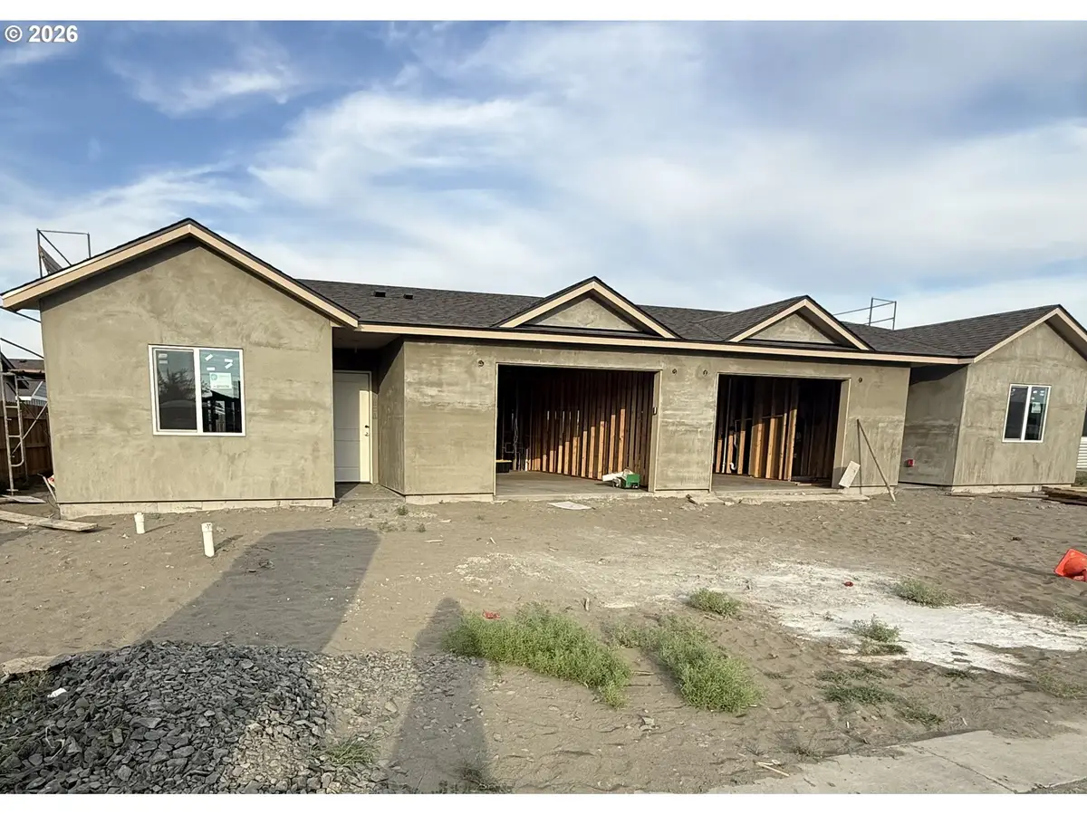 978 NE 10th Pl, Hermiston, OR 97838 - #1