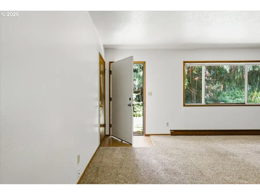 620 NE 69th Ave, Hillsboro, OR 97124 - #3
