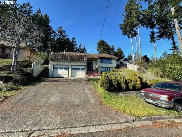 1646 Oak St, North Bend, OR 97459 - #2