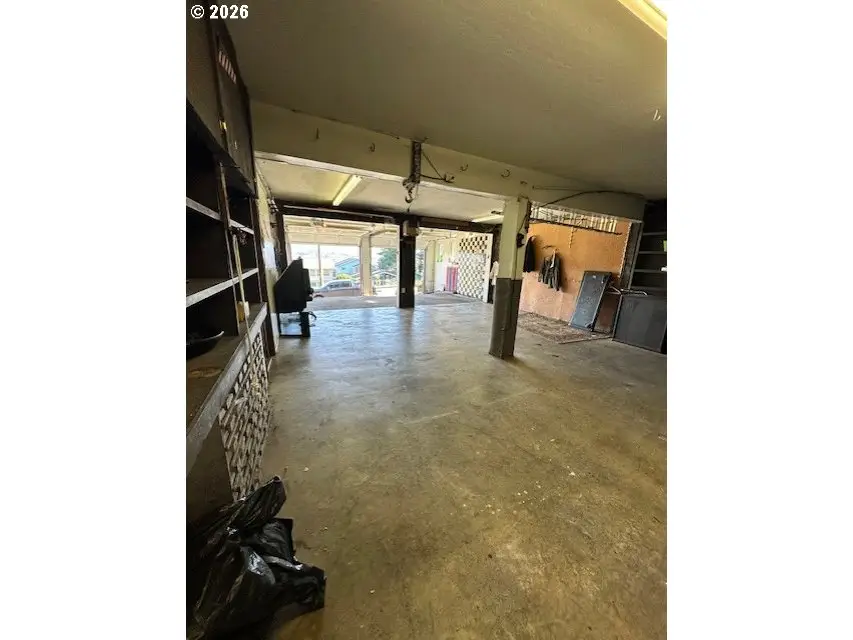 1646 Oak St, North Bend, OR 97459 - #3