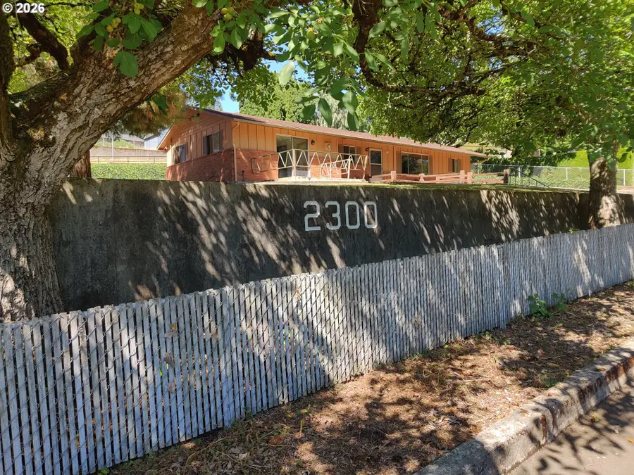 2300 NE 46th St, Vancouver, WA 98663 - #3