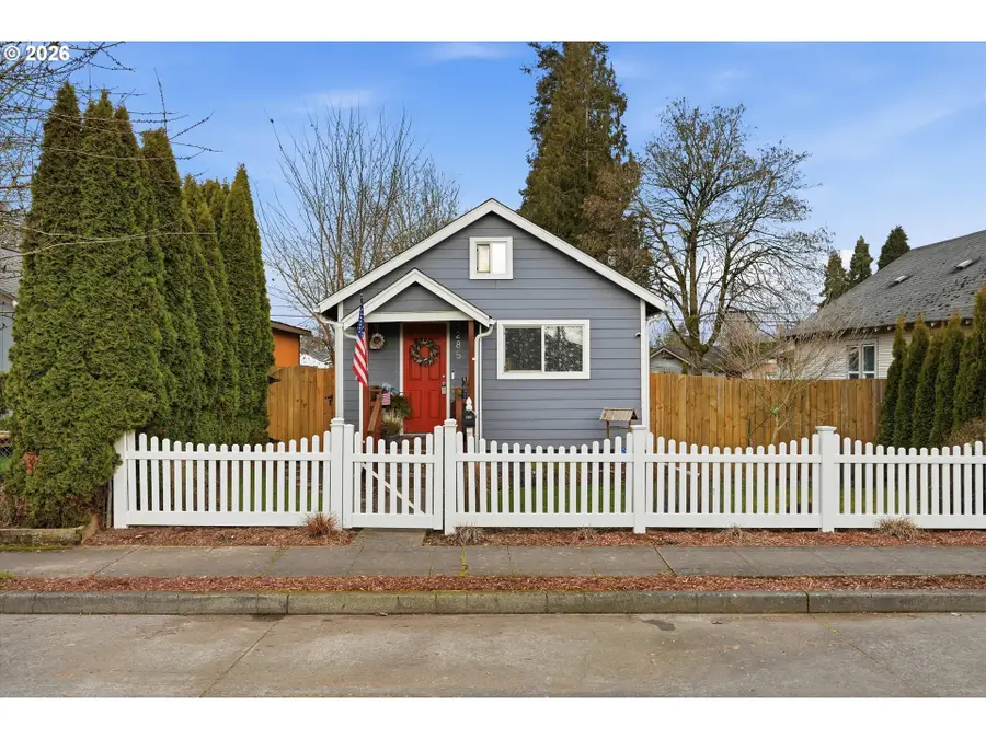 285 19th Ave, Longview, WA 98632 - #2