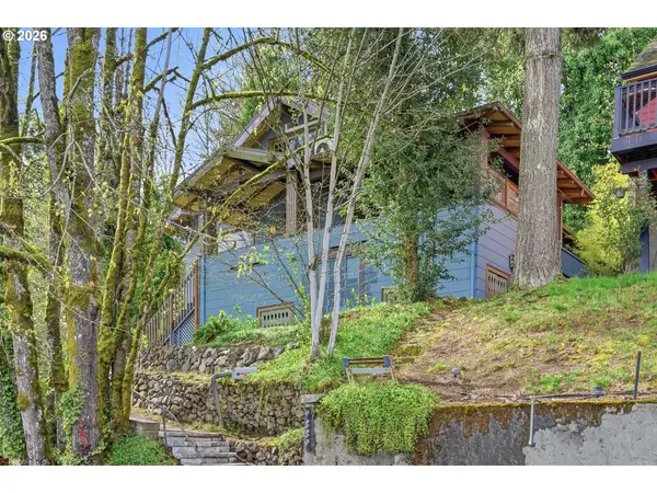 9889 NW Hoge Ave, Portland, OR 97231