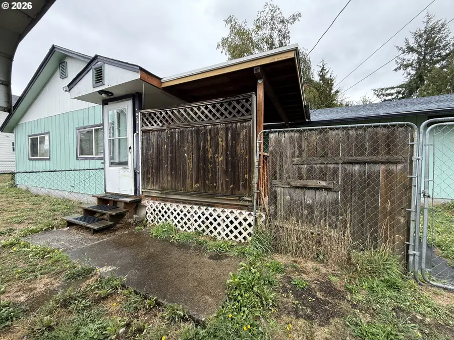 1015 Willow St, Kelso, WA 98626 - Image #2