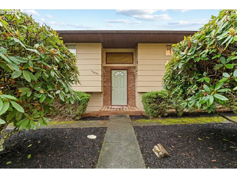 15690 S Carus Rd, Oregon City, OR 97045 - #2