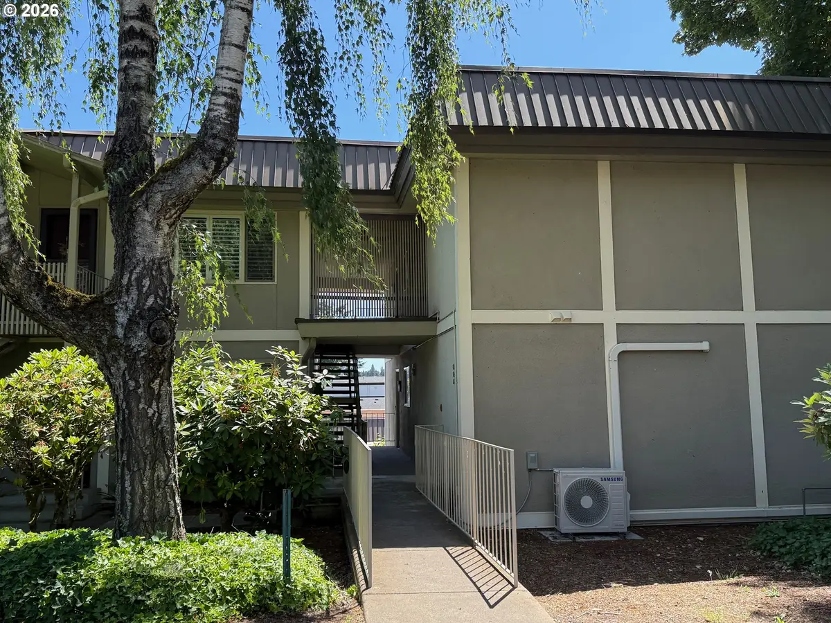 750 1st St, Lake Oswego, OR 97034 - #1