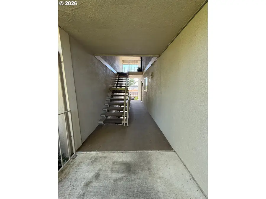 750 1st St, Lake Oswego, OR 97034 - #2