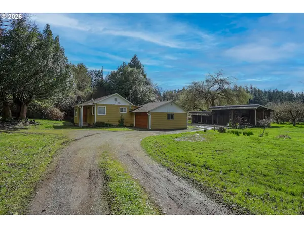 93514 Upper Loop Ln, CoosBay, OR 97420
