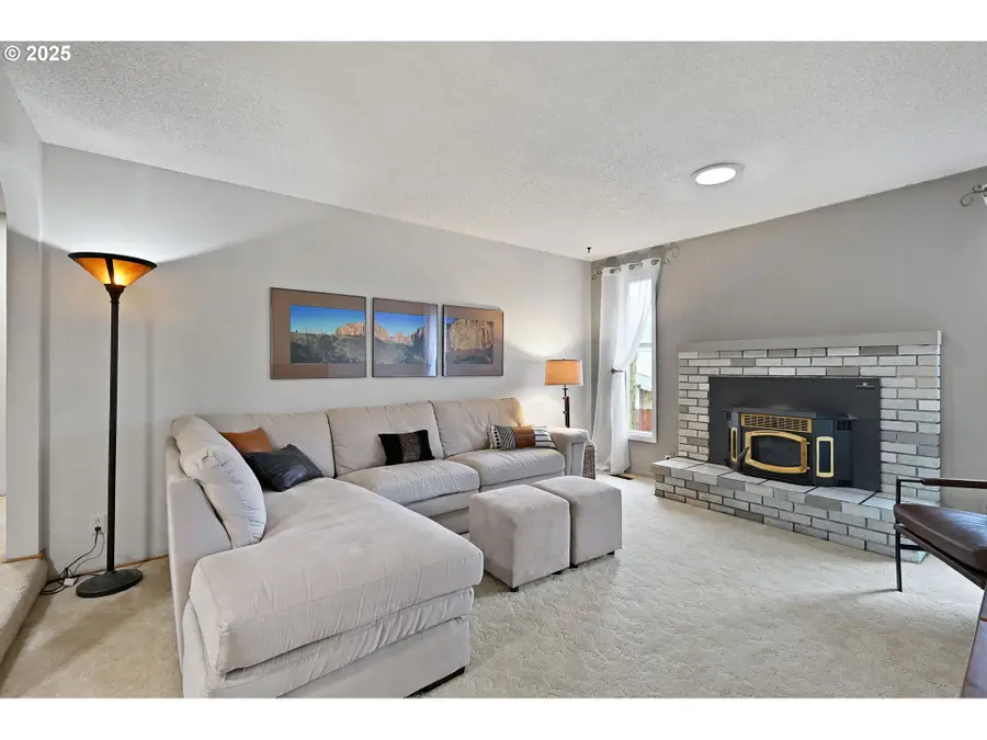 1500 Carobelle Ct, Cottage Grove, OR 97424 - Image #2