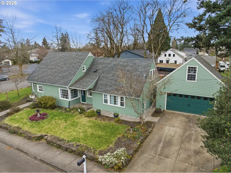 411 N Elm St, Canby, OR 97013 - #2