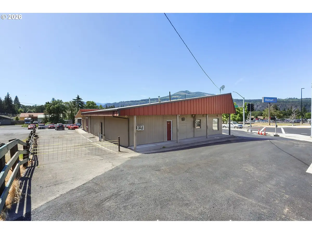 2727 Cascade Ave, Hood River, OR 97031 - #1