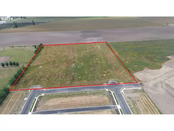 9008 NE Parr Rd, Woodburn, OR 97071