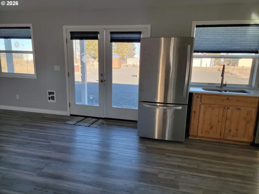 58098 N Maple Circle Rd, Silver Lake Fort Rock, OR 97641 - Image #3