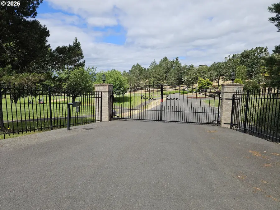 365 Birdie Ln, Roseburg, OR 97471 - #2