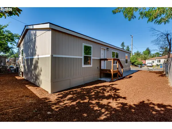 401 S 52nd St, Springfield, OR 97478