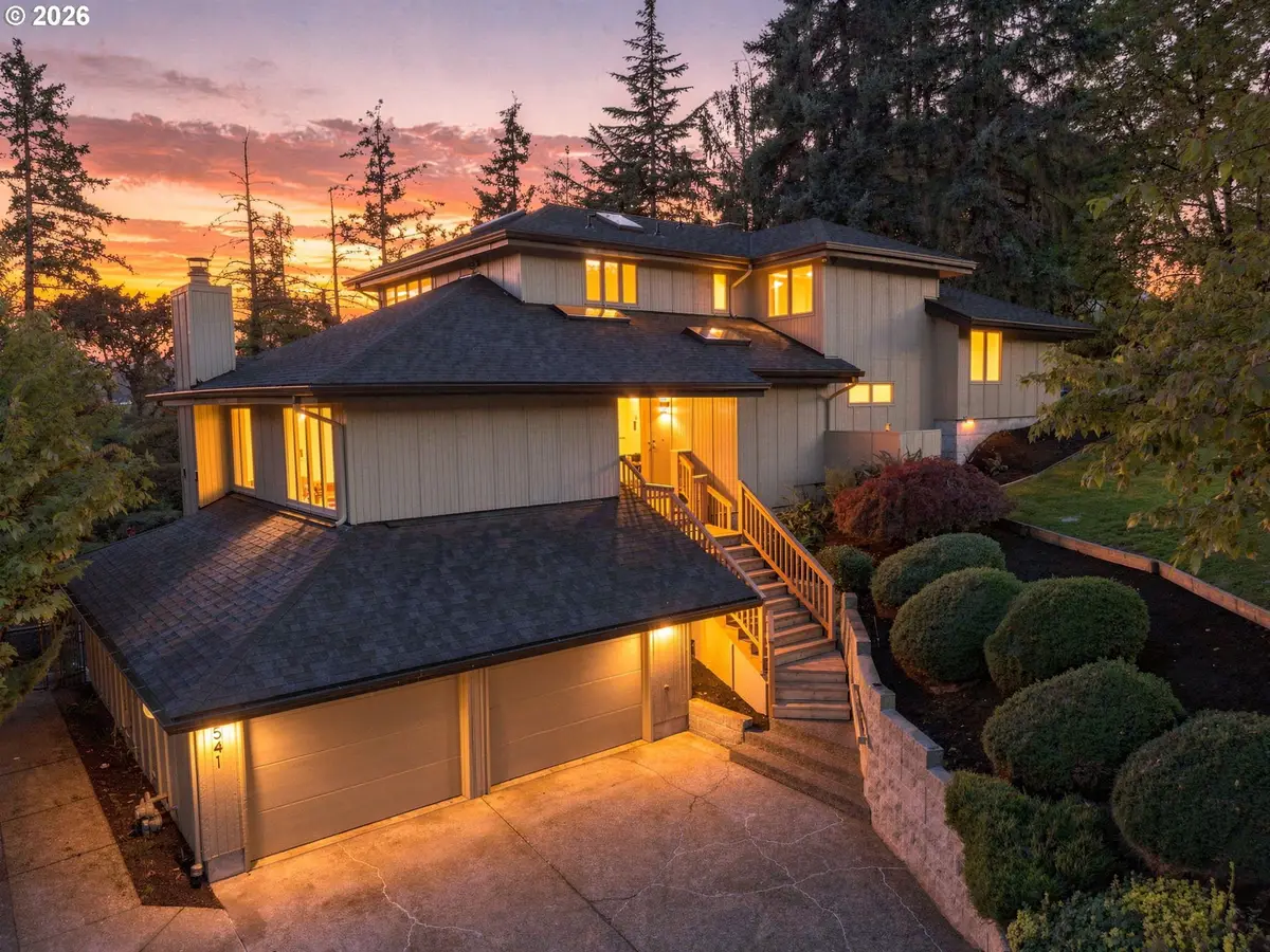 541 Spyglass Dr, Eugene, OR 97401 - #1