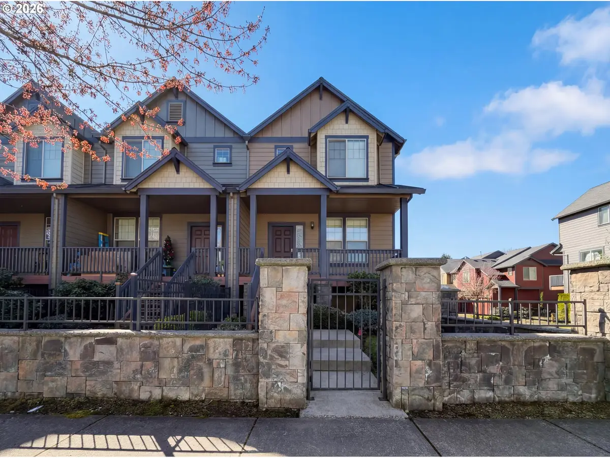 1402 NE Edgefield St, Hillsboro, OR 97124 - #1