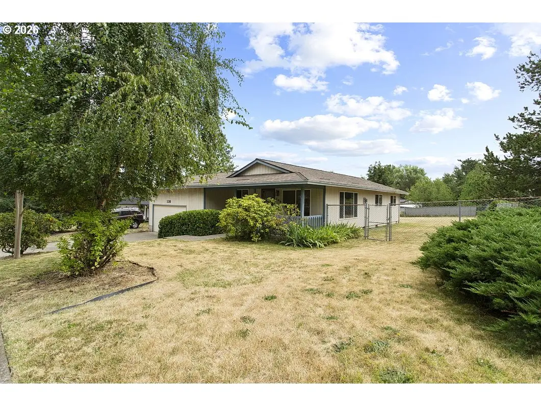 130 SE 21st St, Troutdale, OR 97060 - #1