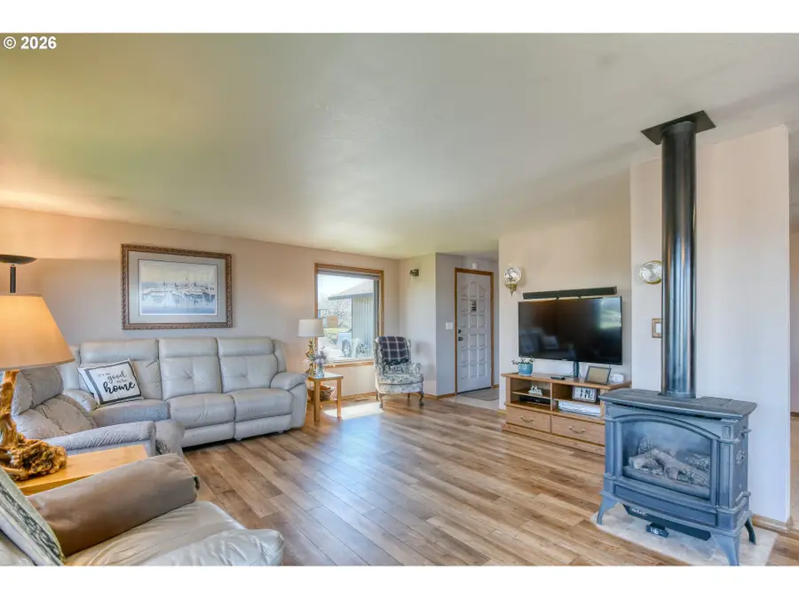 17 SE Kirk Ave, Pendleton, OR 97801 - #3