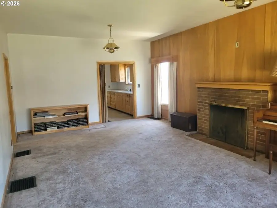 520 NW 11th St, Pendleton, OR 97801 - #3