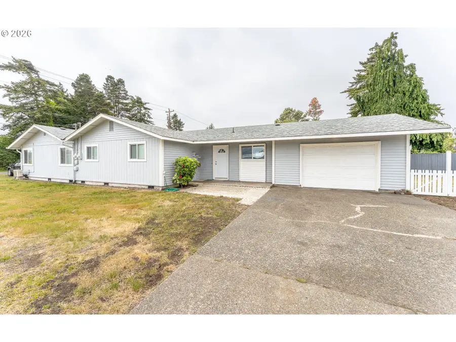 2025 Pine St, Florence, OR 97439 - #3