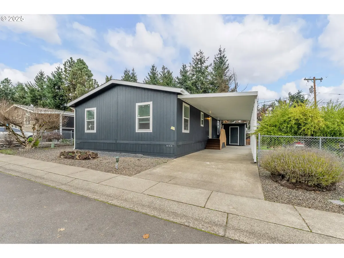 112 SE Twin Oaks Loop, Winston, OR 97496 - Image #1
