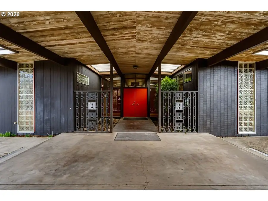 2055 Broadview St, Eugene, OR 97405 - #2