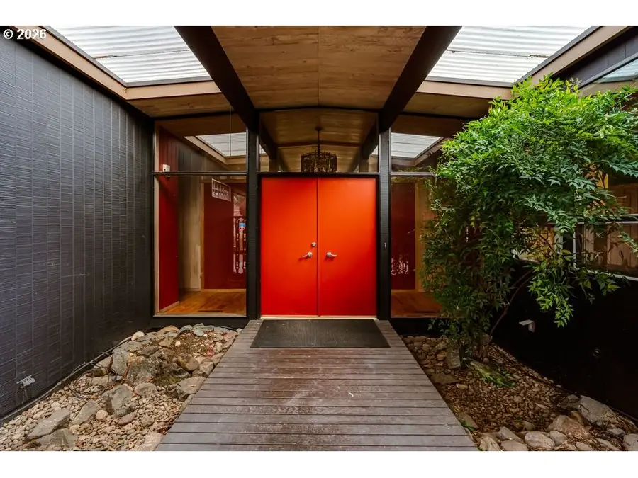 2055 Broadview St, Eugene, OR 97405 - #3