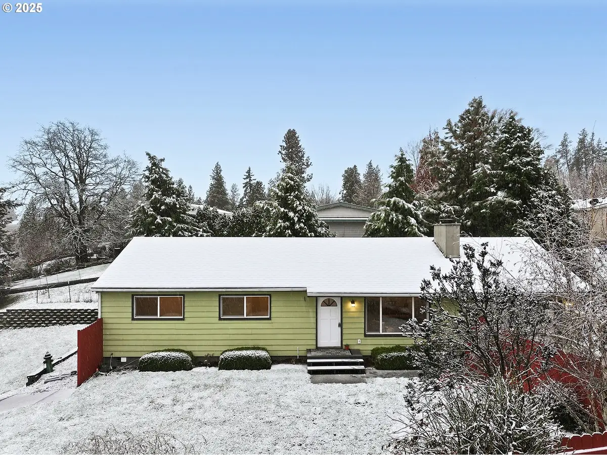 3299 Durland Dr, Hood River, OR 97031 - Image #1