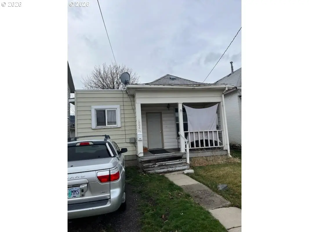 1906 1/2 Adams Ave, La Grande, OR 97850 - #1