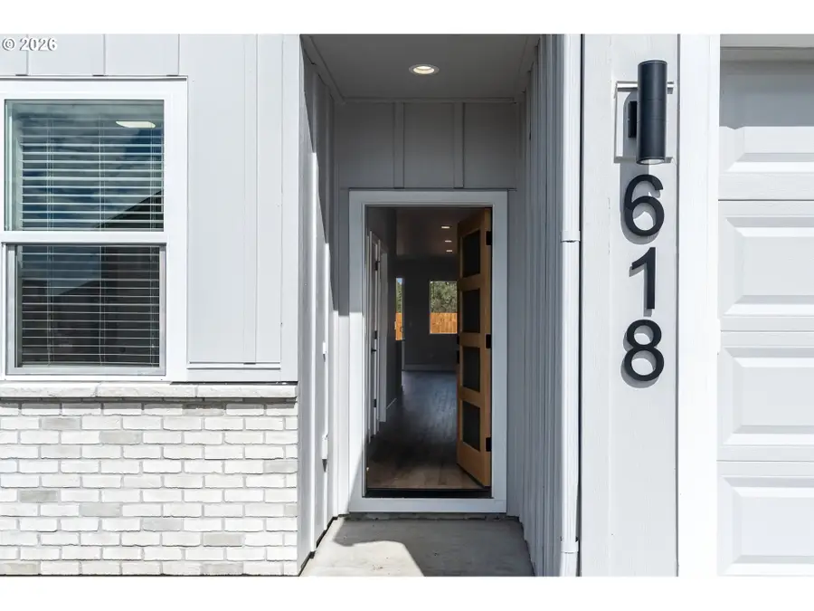 618 SE 34th St, Battle Ground, WA 98604 - #3