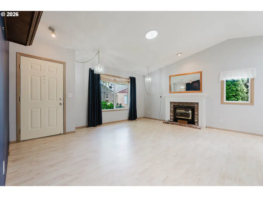 6504 NE Chestnut St, Hillsboro, OR 97124 - #3