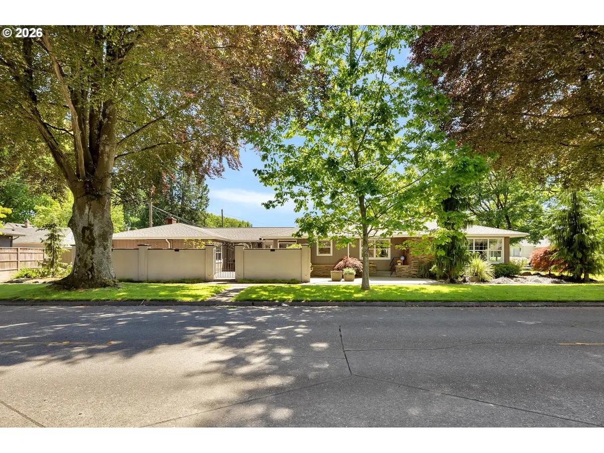 2251 Louisiana St, Longview, WA 98632 - #1