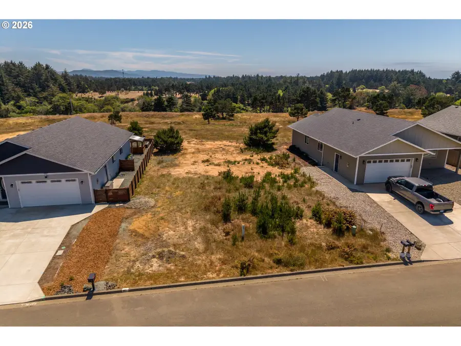 753 Seacrest Dr, Bandon, OR 97411 - #3