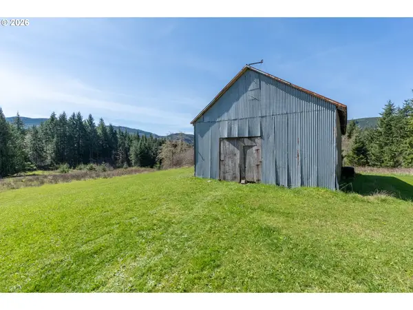727 Greenwood Rd, Kalama, WA 98625