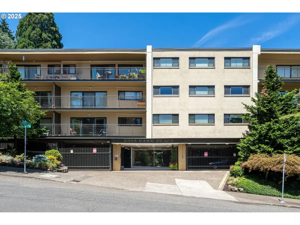 2393 SW Park Pl #106, Portland, OR 97205 - #1