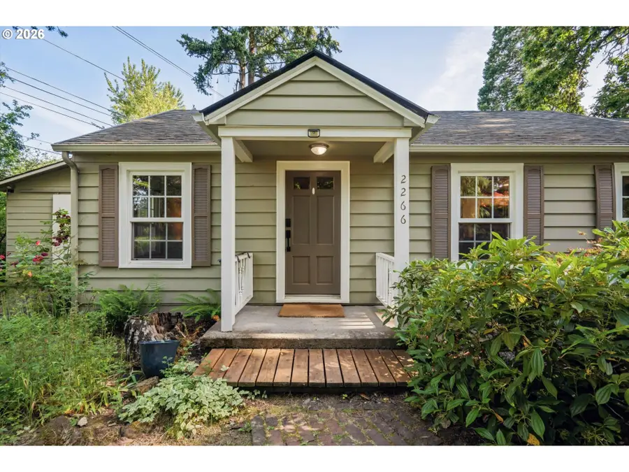 2266 SE Torbank Rd, Milwaukie, OR 97222 - #3